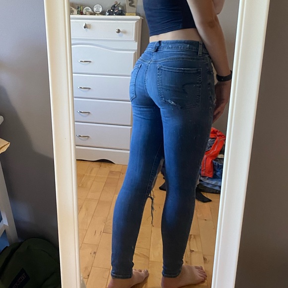 Mid Rise American Eagle Jeans - Picture 2 of 2